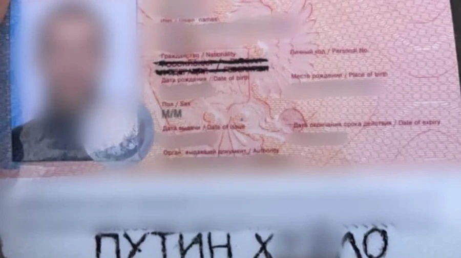 Russian man insults Putin in his passport to stay in Ukraine