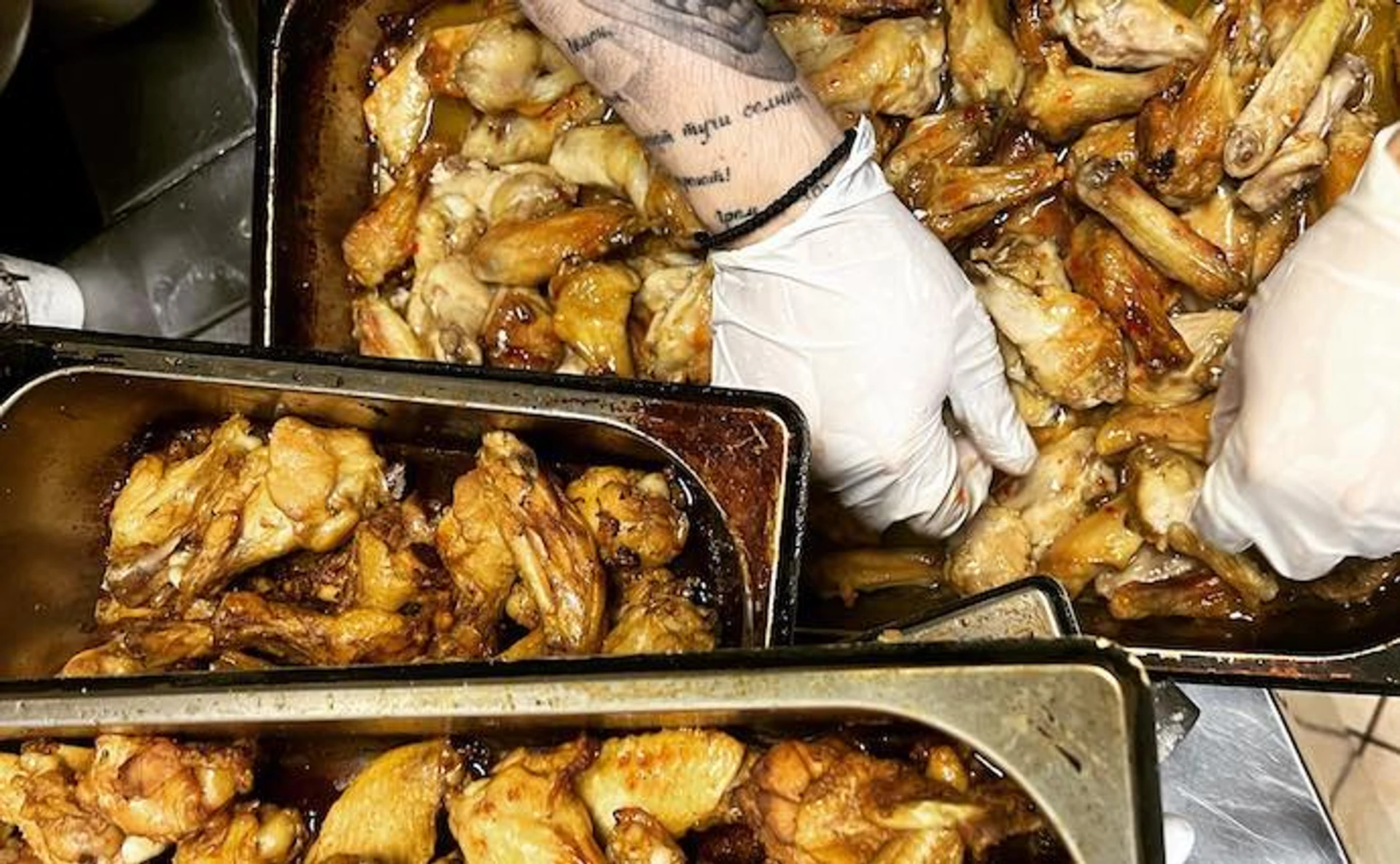 Давайте кормить ВСУ: Рассказываем о гастрофронте рестораторов Киева в первый месяц большой войны