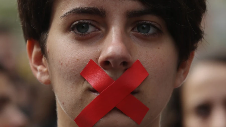 Каждый третий украинец поддерживает ограничения СМИ, если это необходимо для безопасности страны.