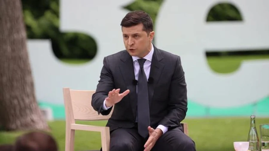 Штрафують більше, але транспорт – проблема: Зеленському пояснили ситуацію з COVID