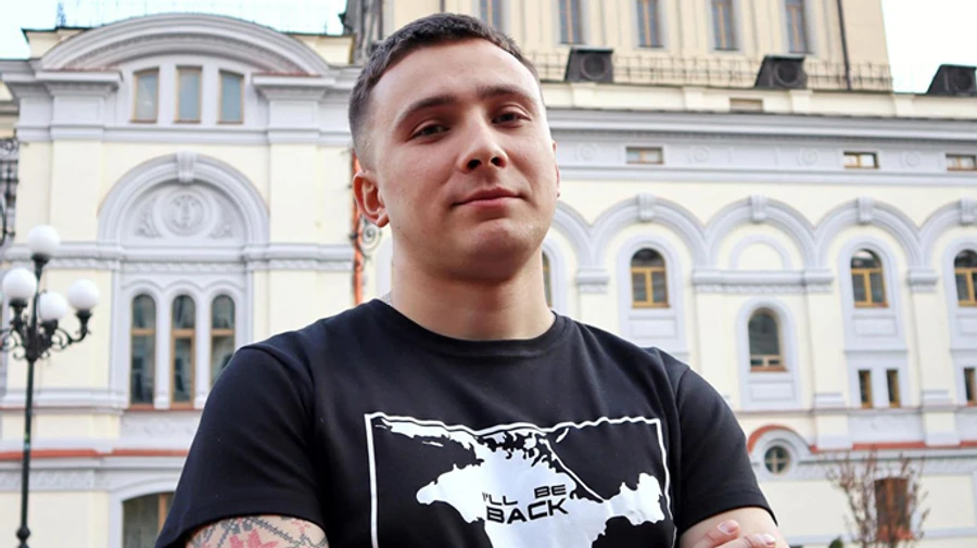 У СБУ кажуть, що викликали Стерненка не для підозри: під стінами будівлі акція