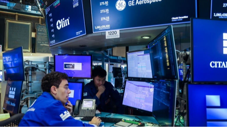 Incontro Trump-Putin: Azioni Ucraine in Rialzo sulla Borsa di Varsavia, ma la Prudenza è d'Obbligo