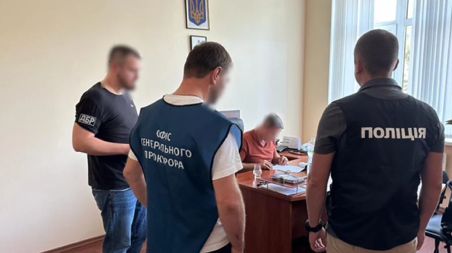 Взятку за установку солнечной батареи на крыше колонии требовали с иностранца в Одесской области