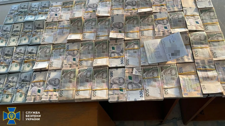 В Україну намагались завезти 37 млн готівки у валізах: ймовірно викрадена на окупованих територіях