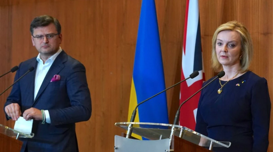 Кулеба: Перебоїв з підтримкою Британії після відставки Трасс не буде
