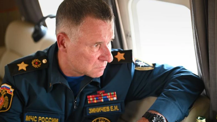 Оператор загинув, рятуючи міністра: ЗМІ пишуть, що героїчна смерть глави МНС РФ – фейк