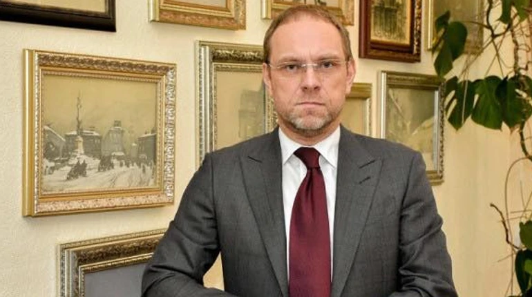 Власенко з-за кордону відреагував на обшуки НАБУ у своєму кабінеті