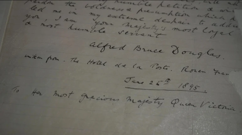 Королева, советский шпион и любовник Уайлда: в Британии показали письма известных людей за 5 веков