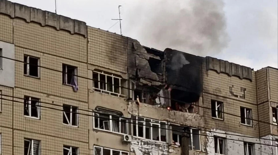 У Львові після другого влучання дрона горить багатоповерхівка на Сихові