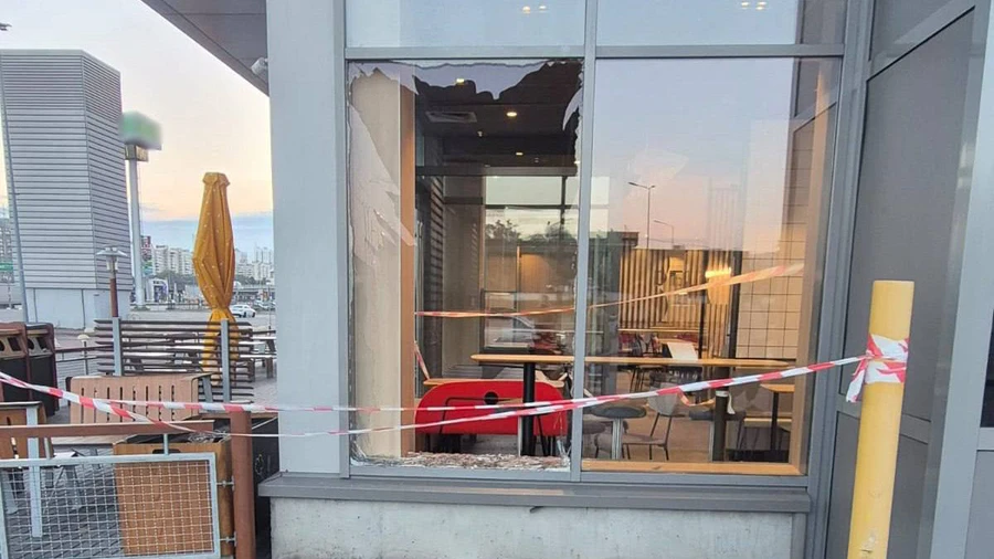 Russian morning attack on Kyiv hits McDonald's restaurant – photo