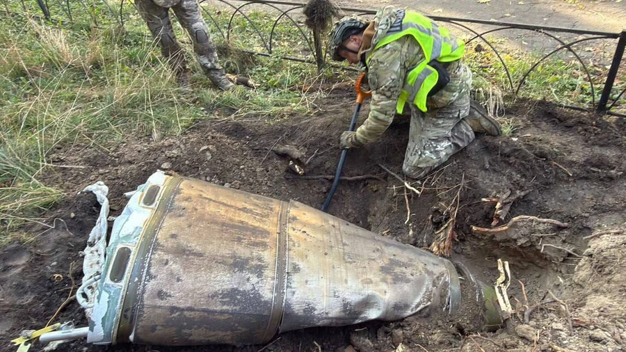 У Києві дві балістичні ракети впали біля житлових будинків і не розірвалися, їх знешкодили