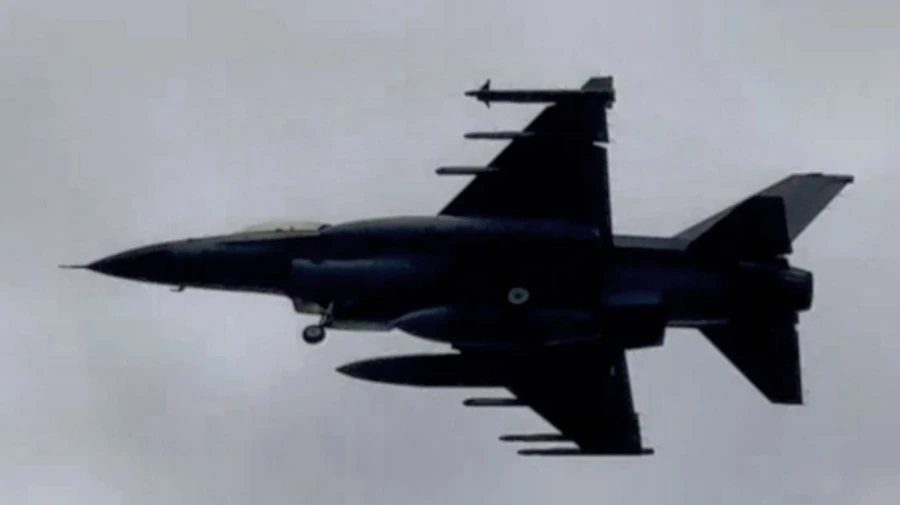 Залишилась тільки одна ракета: Повітряні сили показали F-16 після полювання за Шахедами