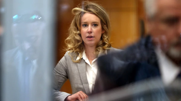 Суд решит судьбу основательницы Theranos. Как Элизабет Голмс стала миллиардершей на плохой крови