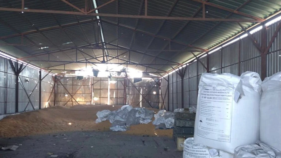 Росіяни влучили ракетами в склади на Дніпропетровщині 