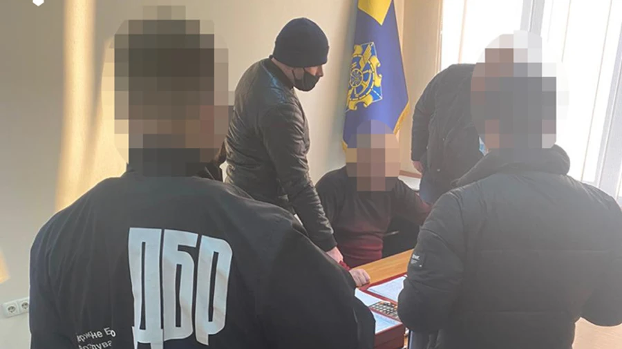 Топ-чиновника Укртрансбезопасности задержали за взятки