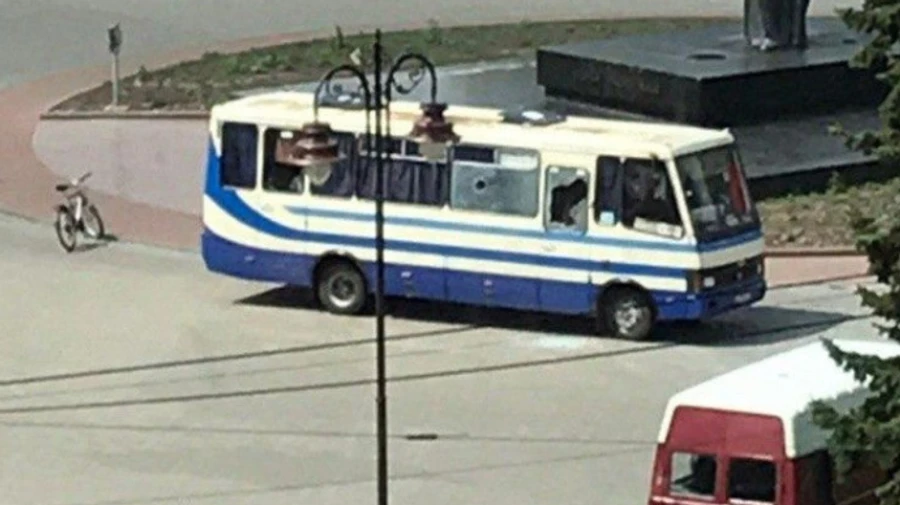 Луцкий террорист бросил из автобуса взрывчатку и обстрелял дрон СБУ