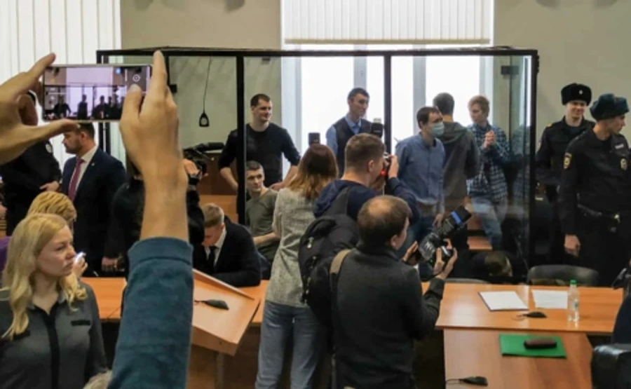 У Росії групі антифашистів дали від 6 до 18 років колонії за тероризм