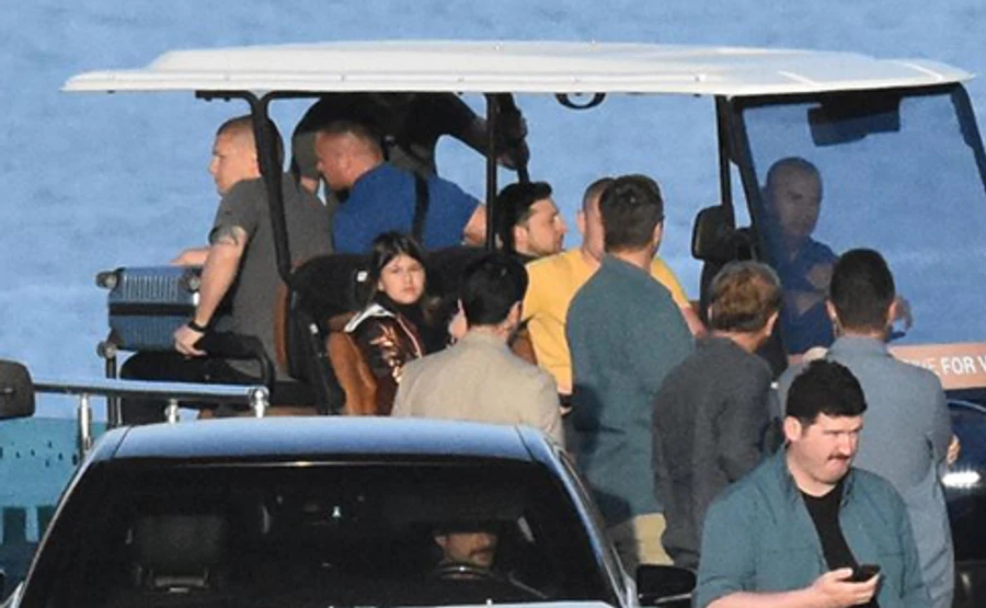 Зеленський повертається в Україну