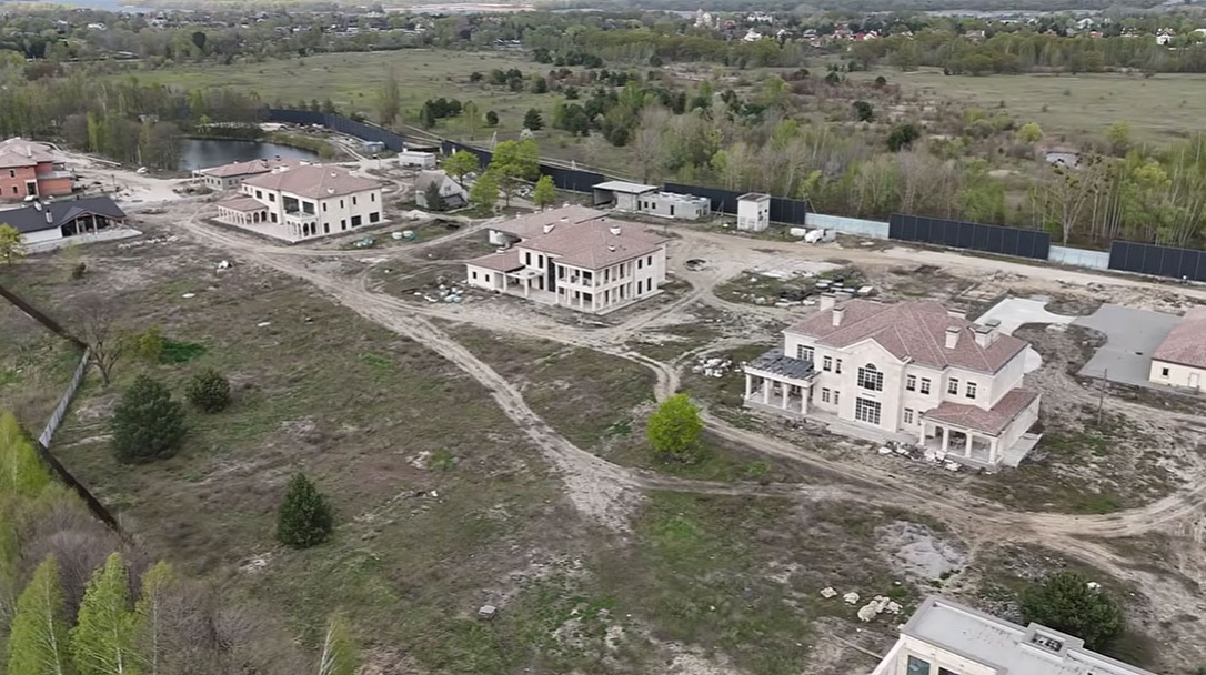 "У Андрея фасады, у Чернышева все, между тобой и Вовой забор" – Міндіч говорив про зведення і фінансування "Династії"