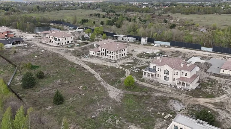 У Андрея фасады, у Чернышева все, между тобой и Вовой забор – Міндіч говорив про зведення і фінансування Династії