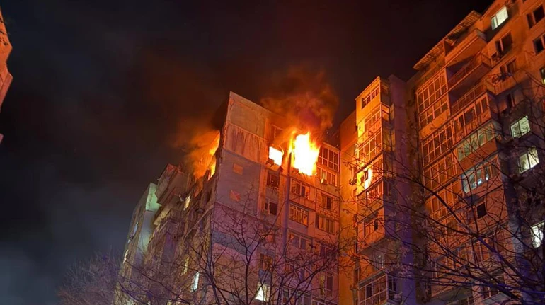 Россияне атаковали Одессу: в городе горят многоэтажки