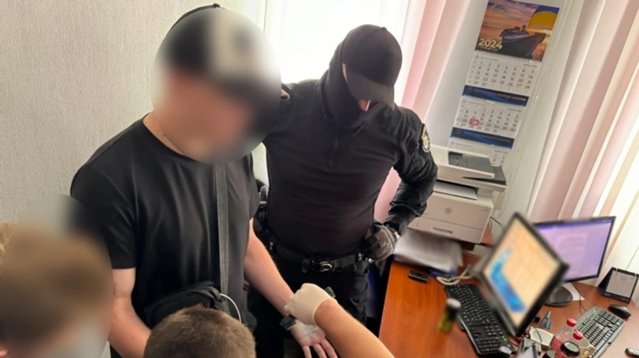 Нацполиция: В одном из одесских ТЦК требовали 1000 долларов за снятие с учета автомобиля