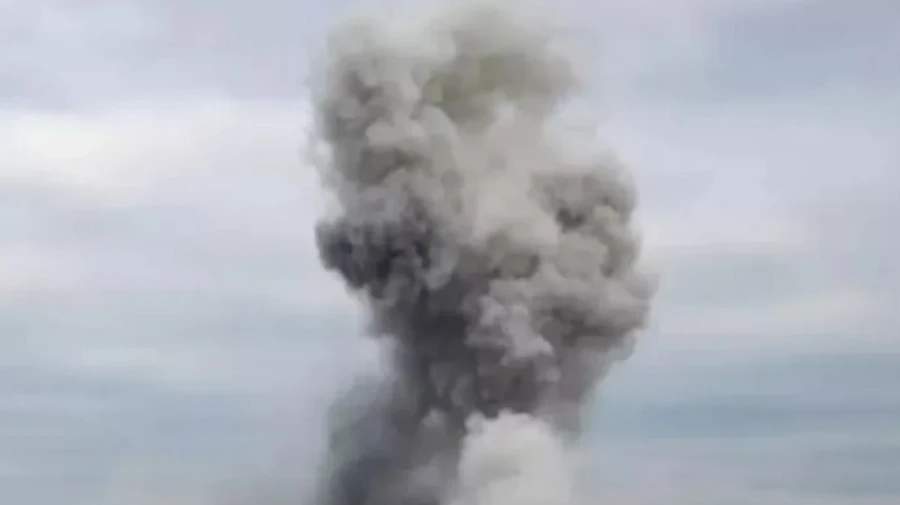 Russians attack Kharkiv: issues with electricity reported, woman injured