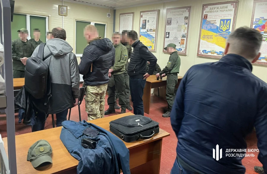 Суд відправив під нічний домашній арешт офіцера НГУ, який знущався над військовими