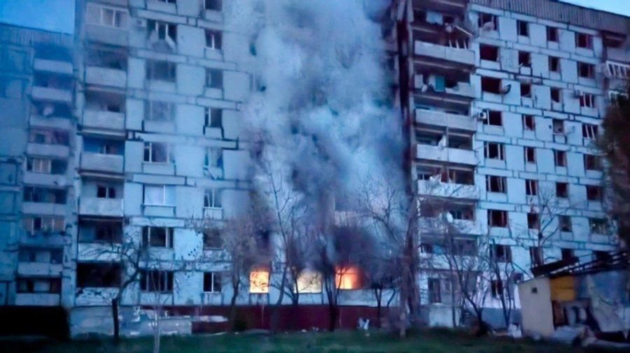 Nine-storey building and petrol station catch fire due to Russian attack on Zaporizhzhia Oblast – photo