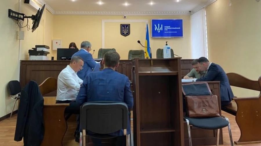 Суд отпустил Мартыненко под залог почти в 5 миллионов