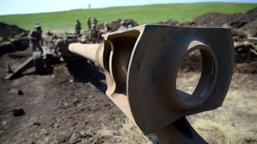Посольство США показало в действии гаубицы калибра 155 мм, переданные в ВСУ