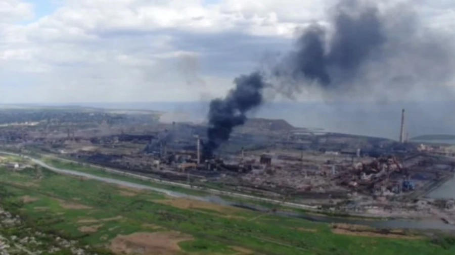 Российские захватчики продолжают бомбить Азовсталь