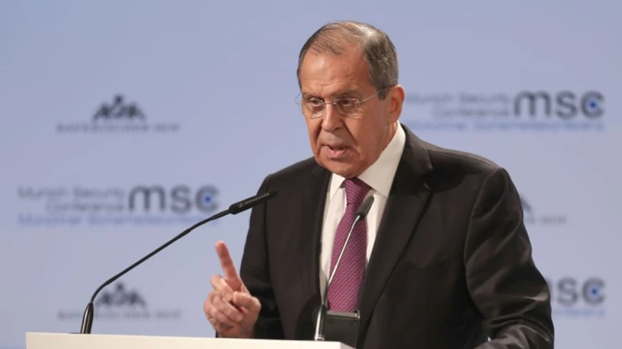 Лавров заявив, що на Донбасі мешкають сотні тисяч росіян і РФ їх захищатиме