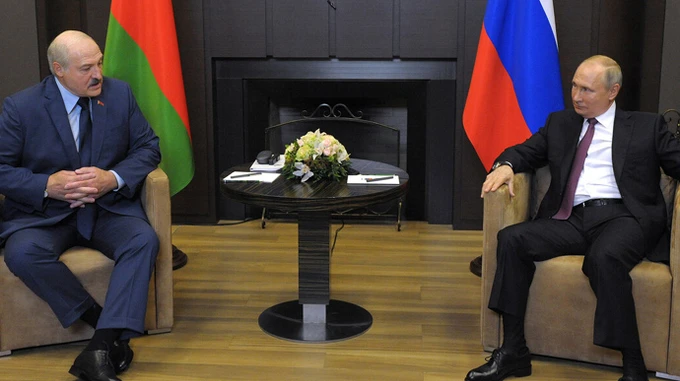 Лукашенко полетел на встречу с Путиным