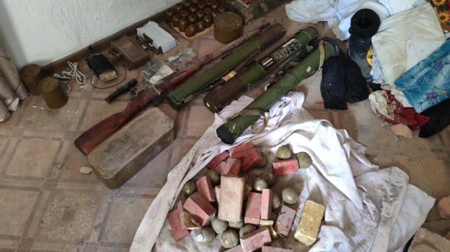 Боевики планировали теракты в Украине: СБУ нашла схрон со взрывчаткой