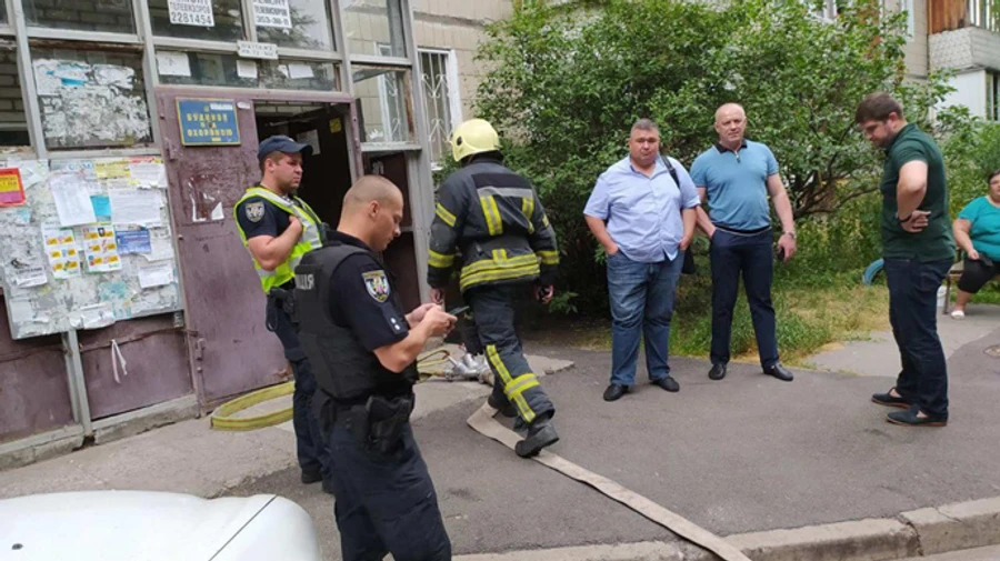 В киевской многоэтажке произошла утечка газа: людей эвакуировали