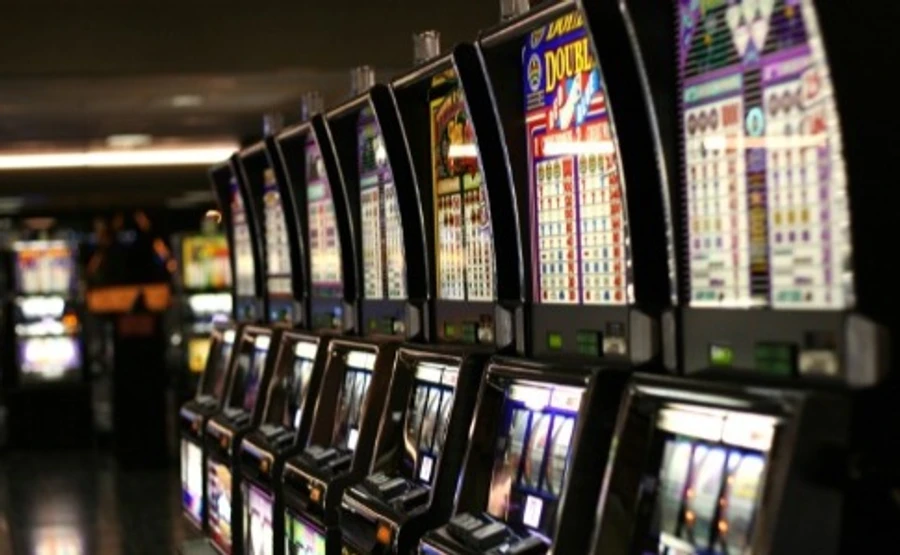 Гончарук говорит, что рейд по игорным залам могут повторить