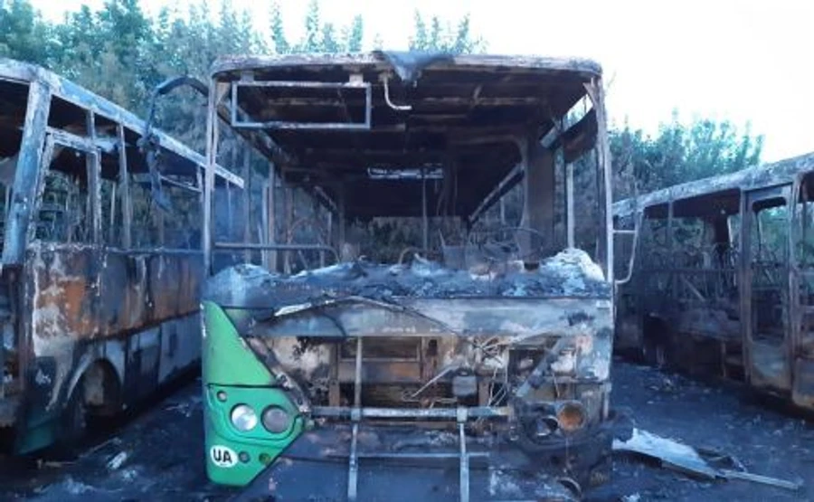 Кандидат использовал сгоревшие автобусы-вещдоки для рекламы - полиция