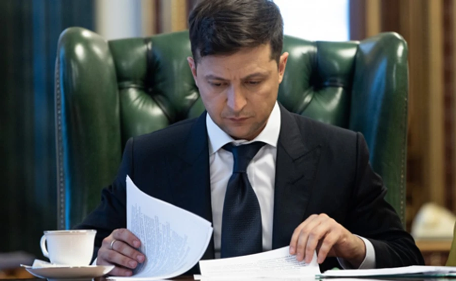 На сайте президента появилась петиция за отставку Зеленского: уже почти 50% голосов