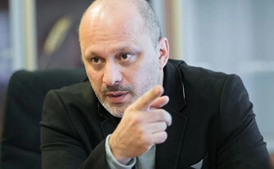 В наглядовій раді докоряють Аласанії, що не показав хресну ходу і виступ Порошенка