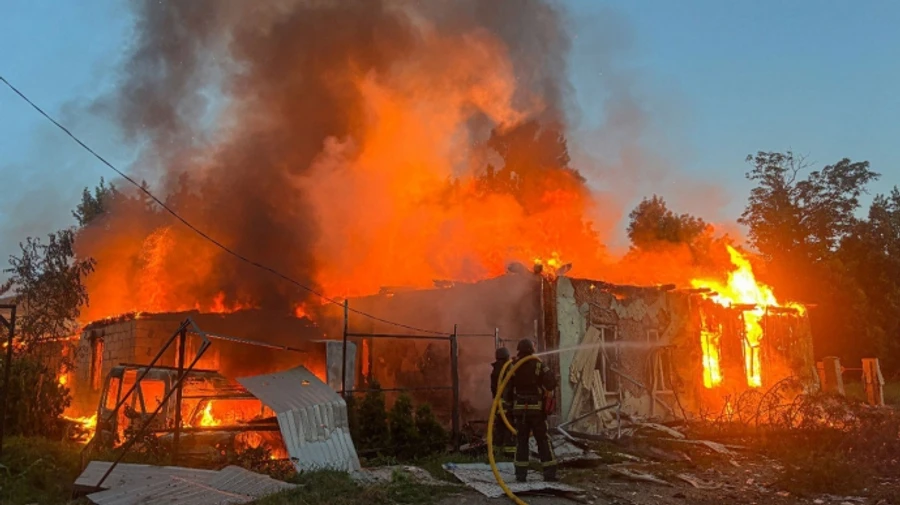 Russians hit civilian infrastructure in Sumy Oblast: 2 killed, 4 injured – photo, video