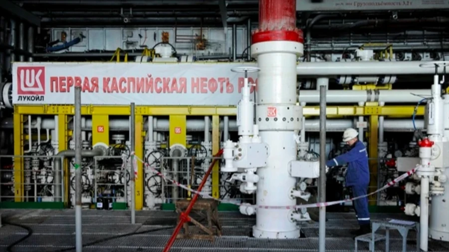 Russia prepares to cut oil production due to sanctions and drone attacks, Reuters reports