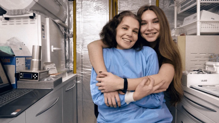 Тато каже забирайте мене до себе, але він у нас – тил: як мама й донька з Лисичанська служать у бригаді Хартія