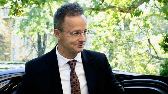 Сийярто начал хамить в ответ на заявление Зеленского о дронах из Венгрии