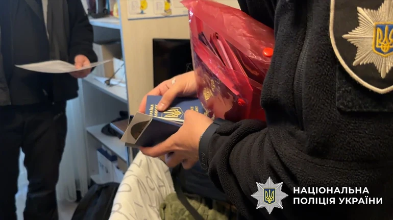 Фіктивне волонтерство і посвідки на проживання: у Києві викрили схему легалізації іноземців