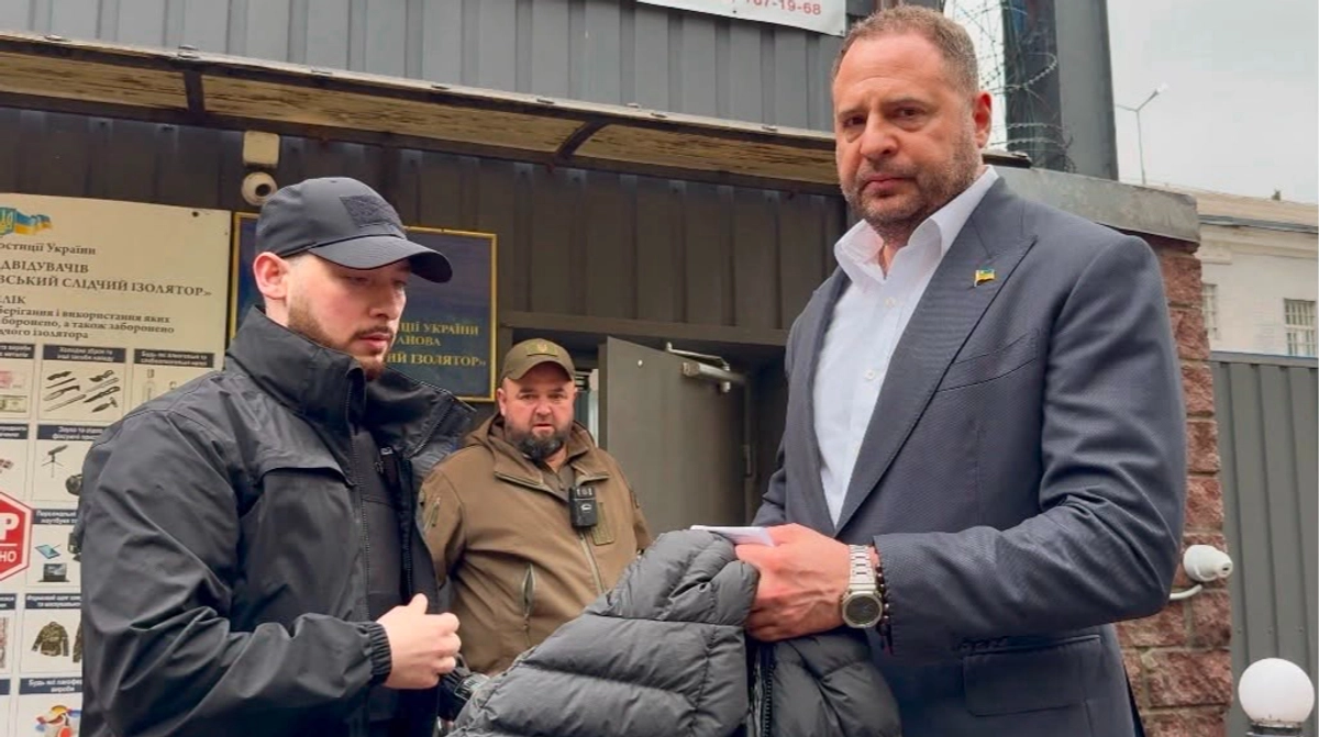 Стало відомо, хто вносив гроші на заставу Єрмаку