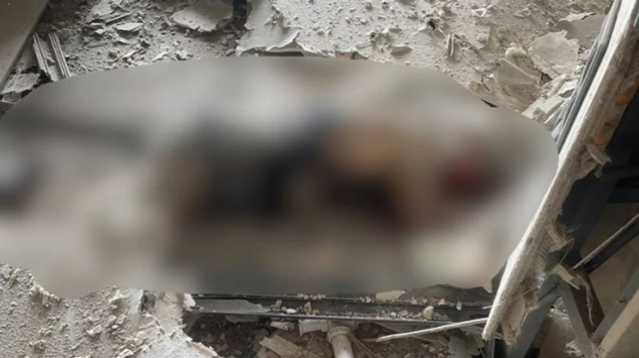 Russian forces attack Kherson, killing man