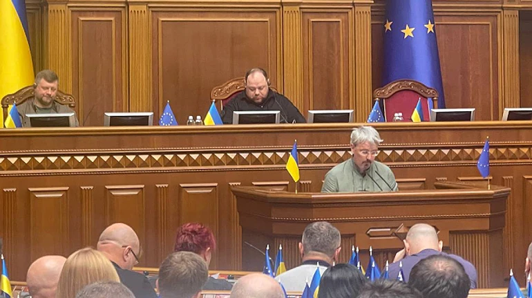 Рада відправила у відставку міністра Ткаченка