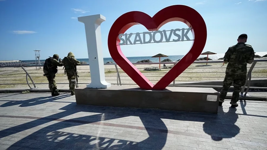 Russians impose travel restrictions on collaborators in Skadovsk – General Staff