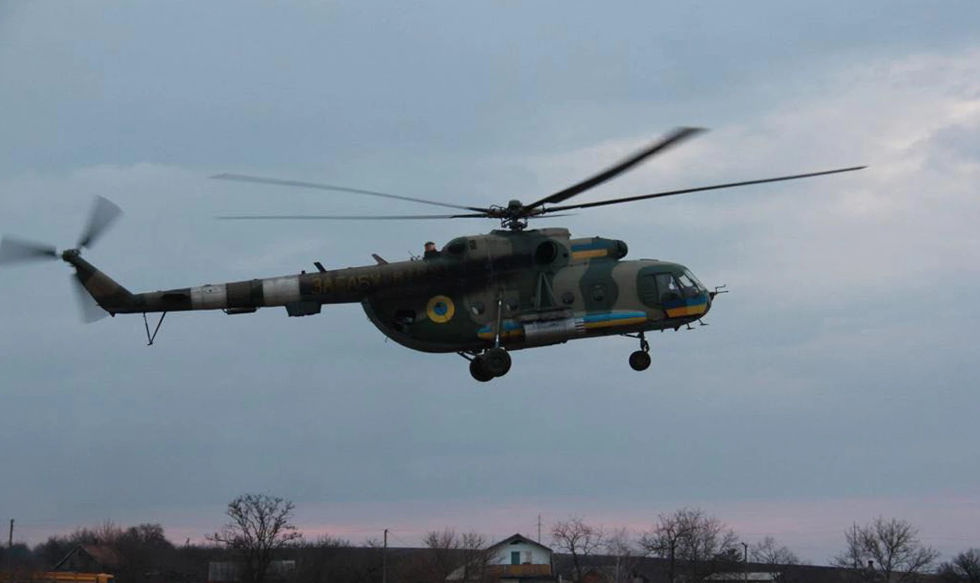 Невідомі подробиці самовбивчих вертолітних місій на Азовсталь, що врятували український південь
